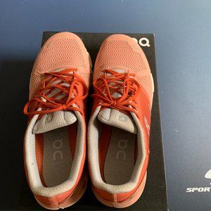 On running cloudflyer sneakers